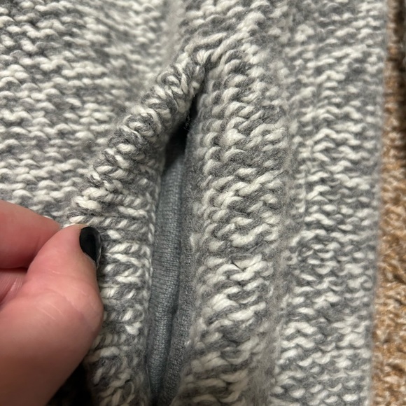 Women’s American Eagle Sweater size L - Picture 6 of 6